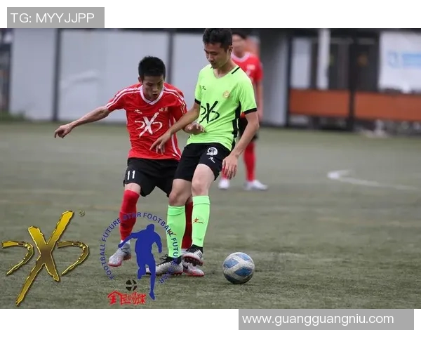 三颗星足球中的三位球星解析及其对球队的独特影响